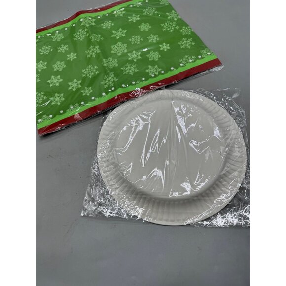 Holiday Plates & Napkins place mat Set of 4 each With Candy Cane Design READ - Picture 5 of 7